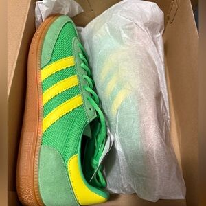 Adidas men’s Sneakers in Green and Yellow. handball special energy. New 10.5